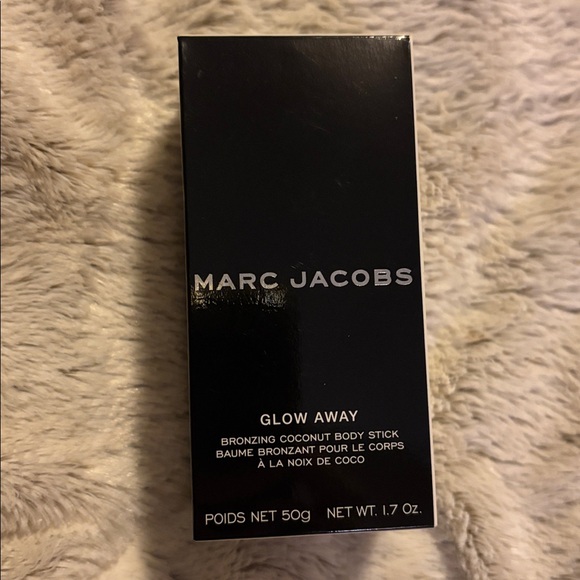Marc Jacobs Glow Away Coconut Body Stick - Picture 2 of 8